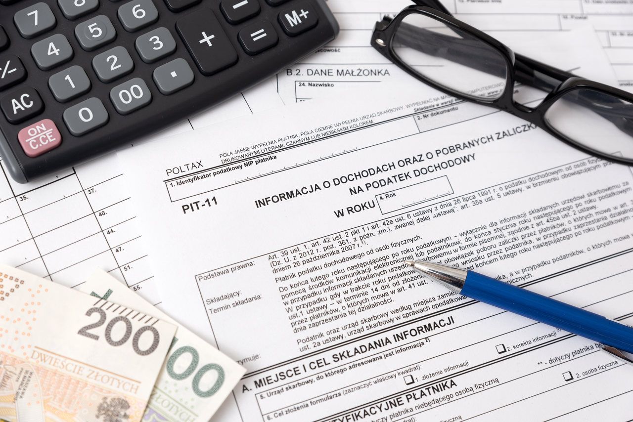 Formularz deklaracji podatkowej jako porównanie do JKP VAT